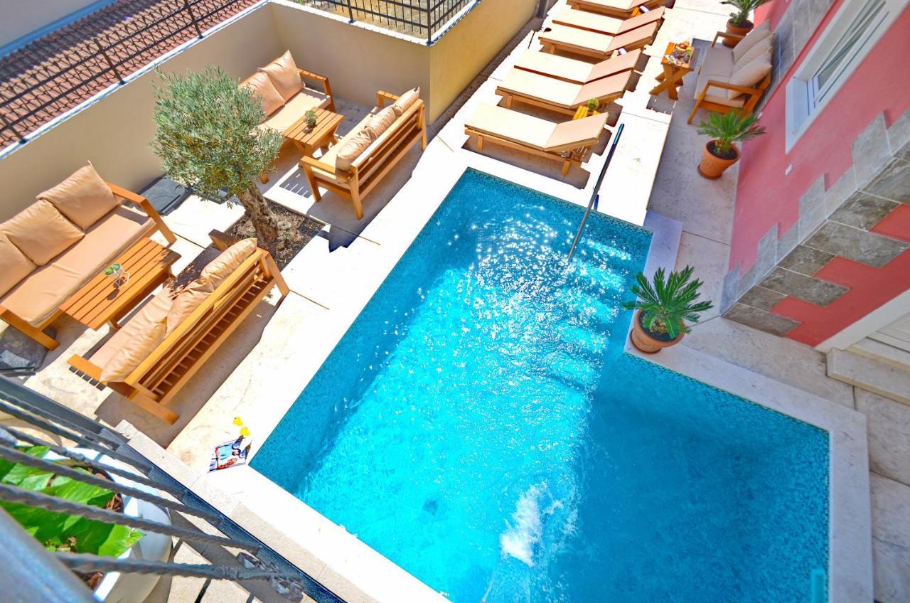 Apartments Lux S Tivat Exteriör bild