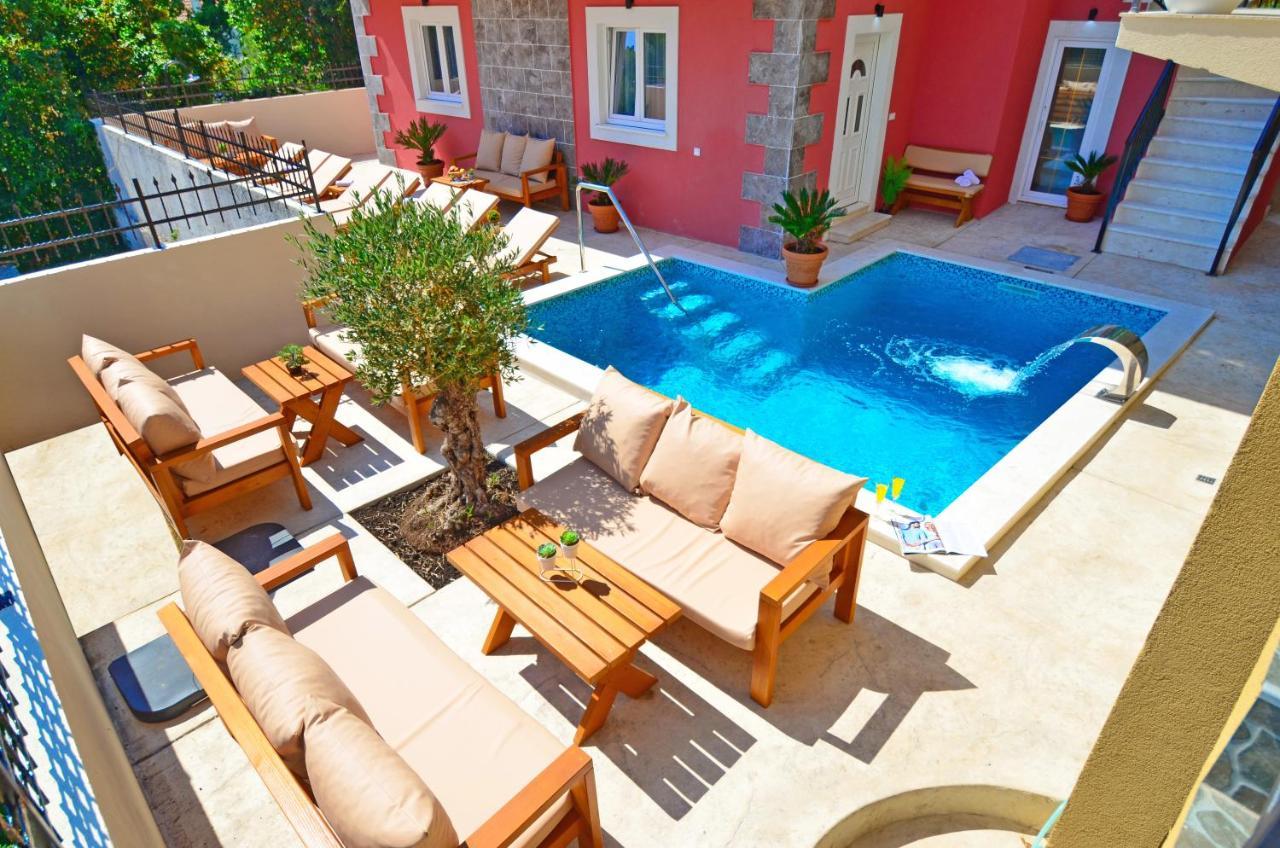 Apartments Lux S Tivat Exteriör bild
