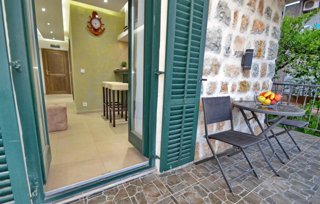 Apartments Lux S Tivat Exteriör bild