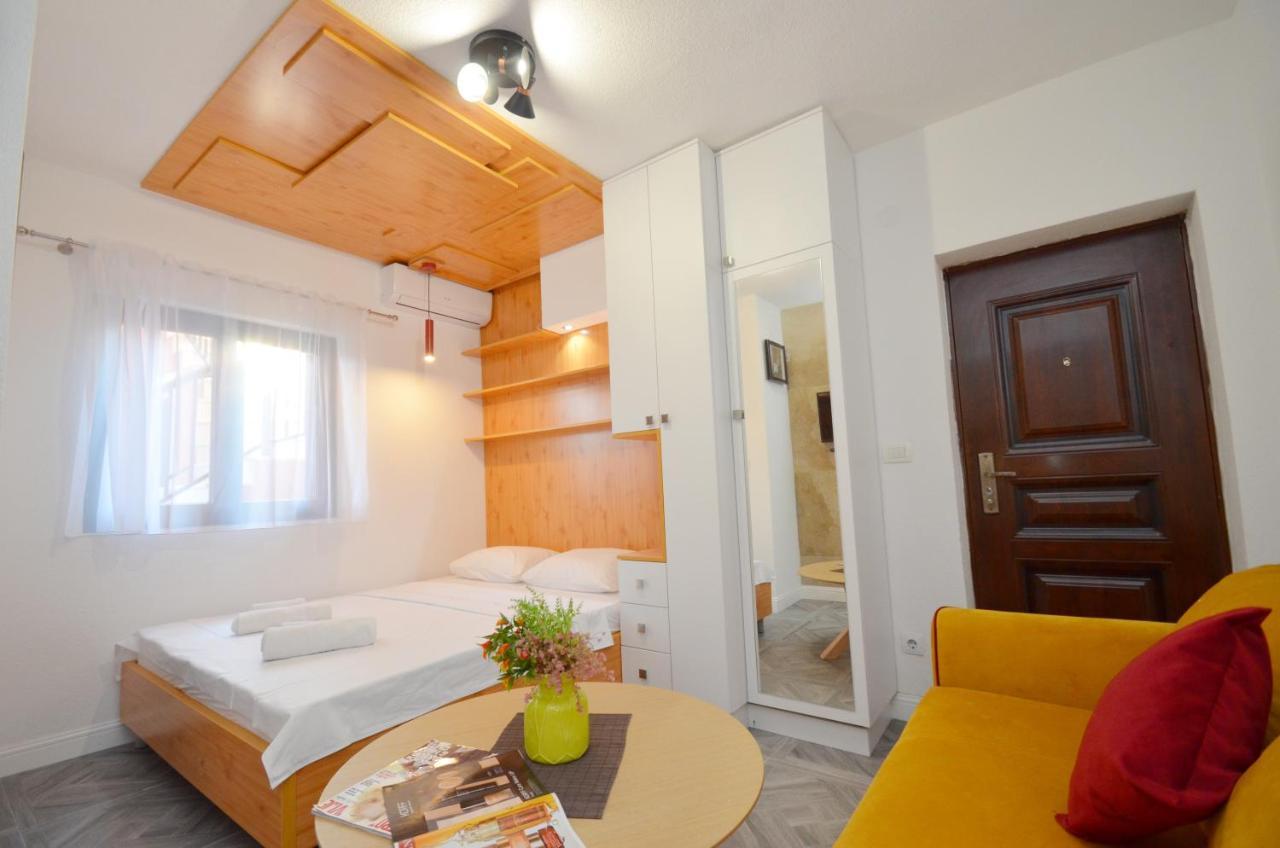 Apartments Lux S Tivat Exteriör bild