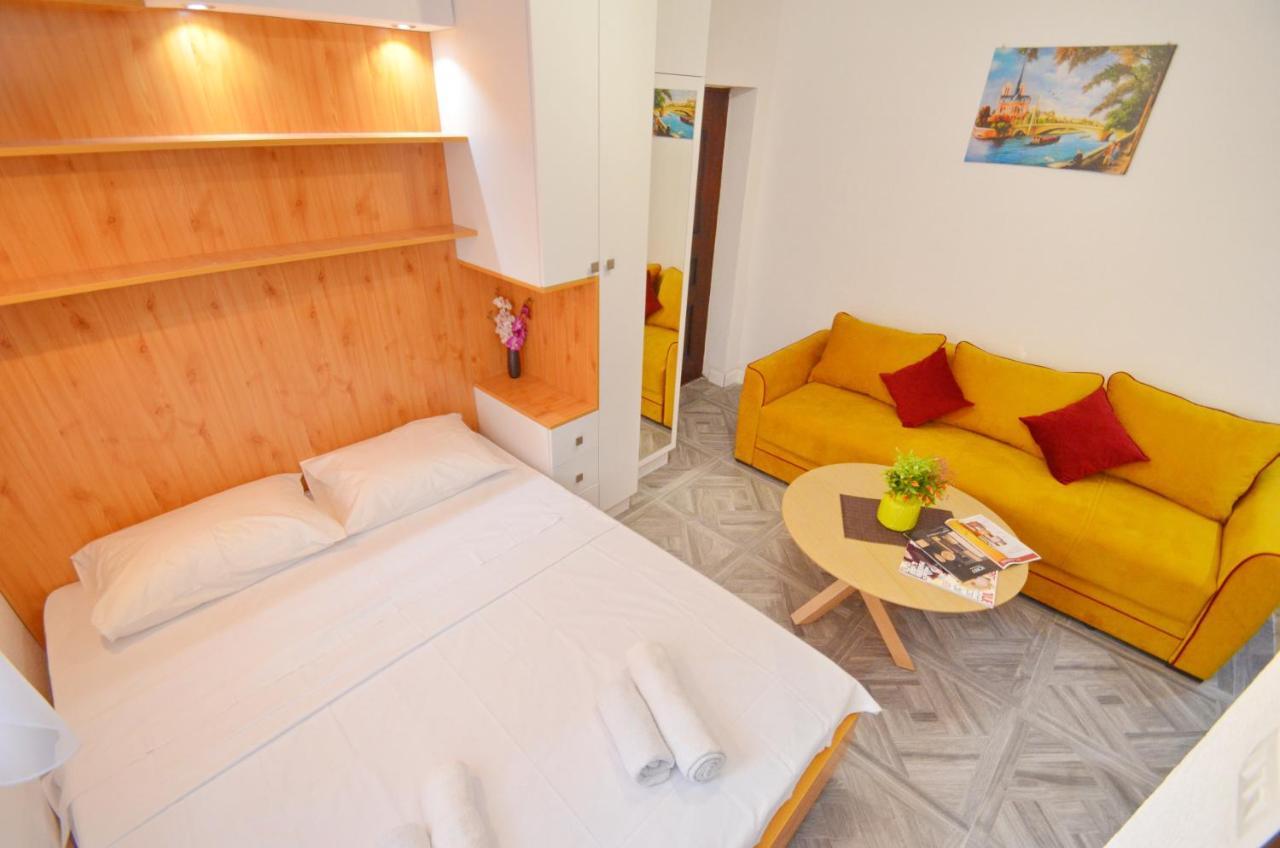 Apartments Lux S Tivat Exteriör bild