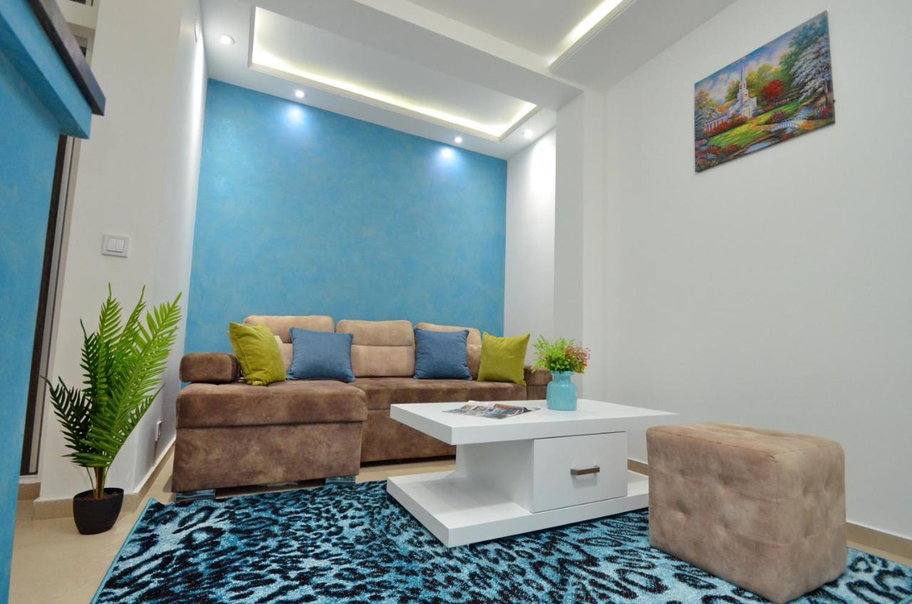 Apartments Lux S Tivat Exteriör bild