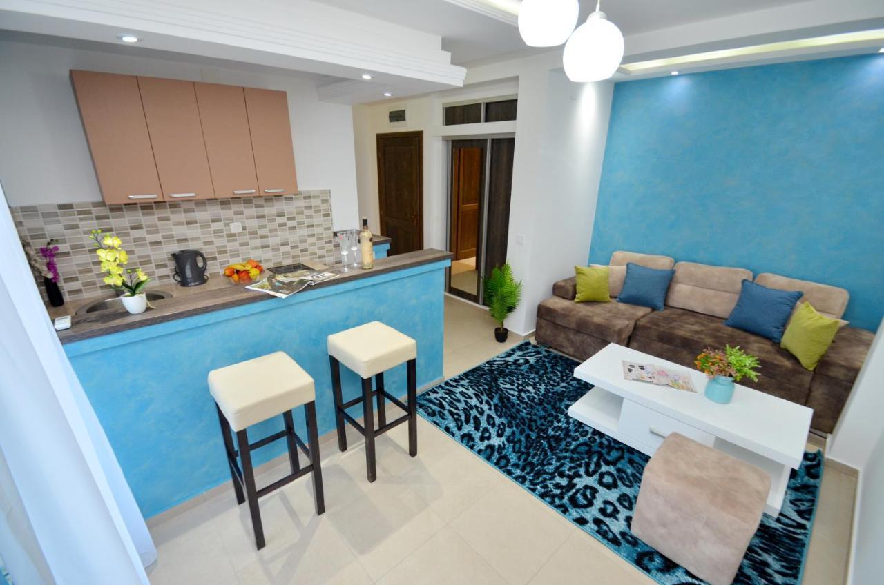 Apartments Lux S Tivat Exteriör bild