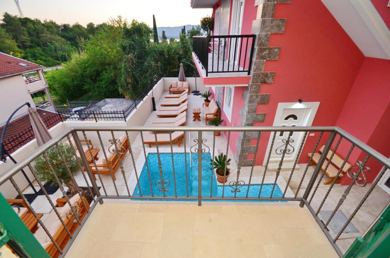 Apartments Lux S Tivat Exteriör bild