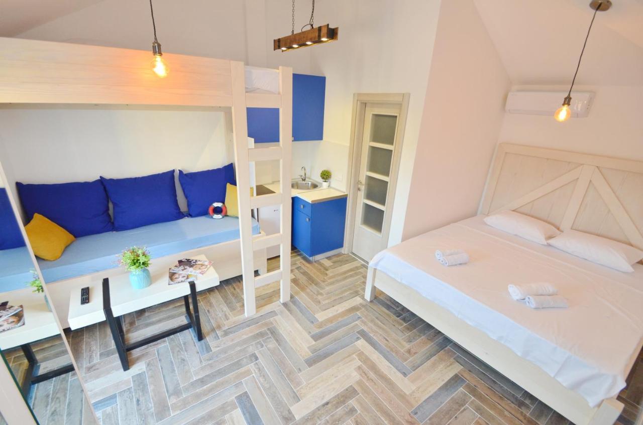 Apartments Lux S Tivat Exteriör bild