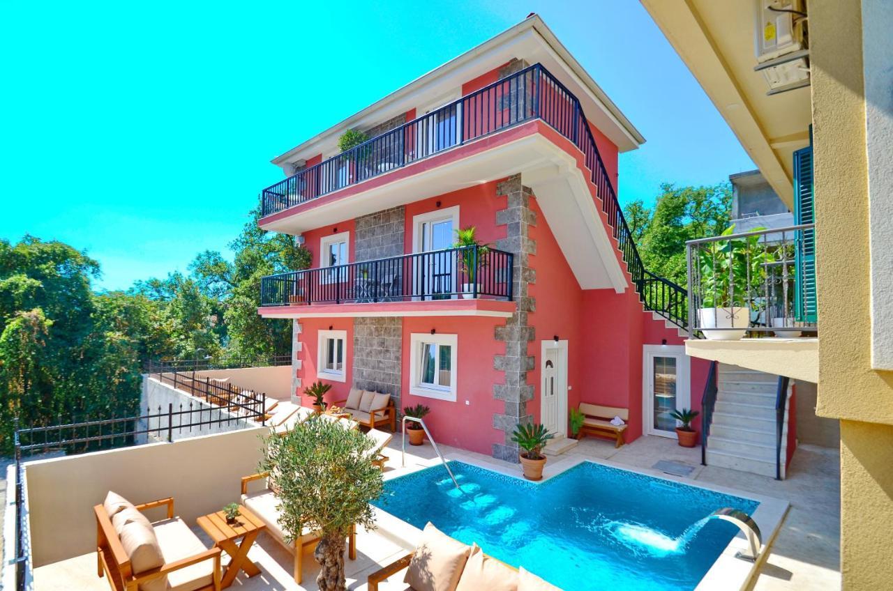 Apartments Lux S Tivat Exteriör bild