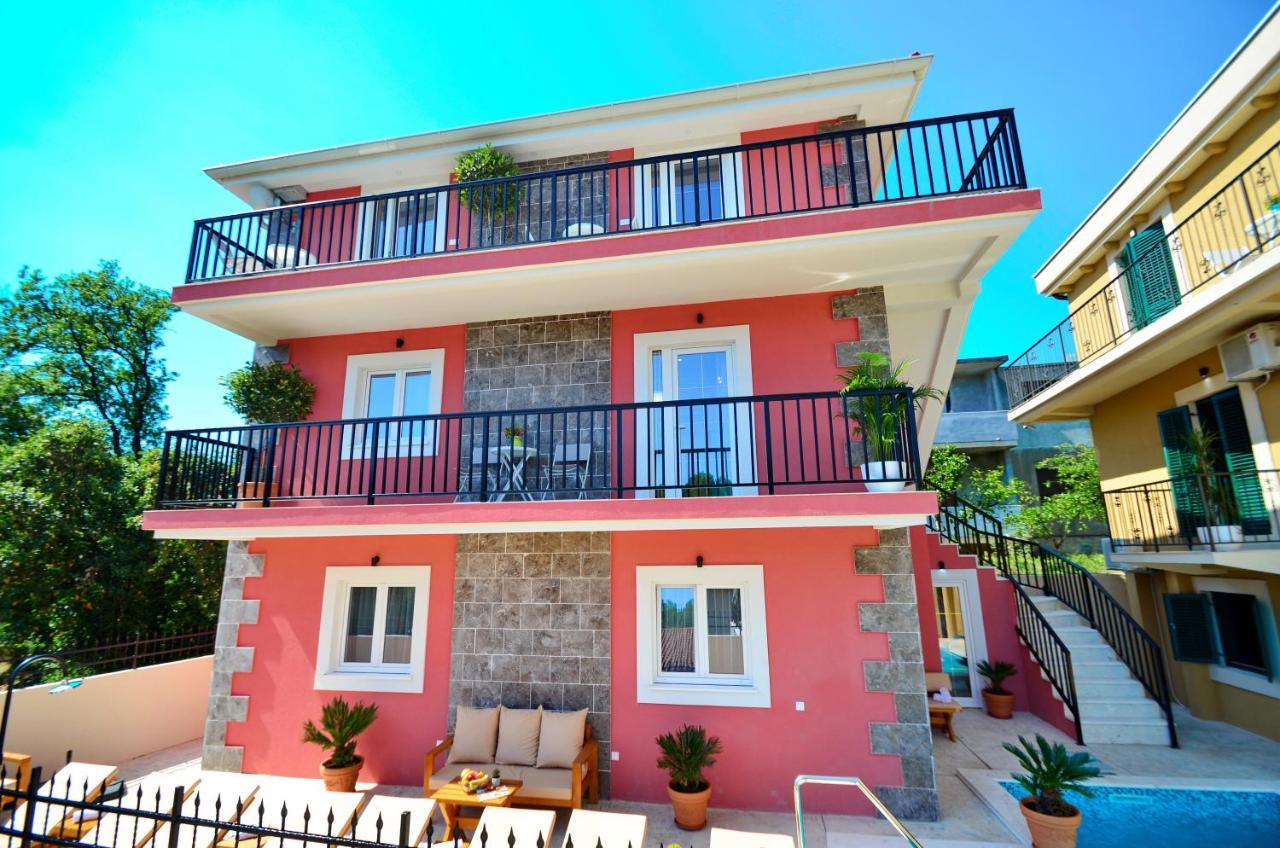 Apartments Lux S Tivat Exteriör bild